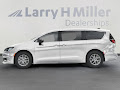 2025 Chrysler Voyager LX