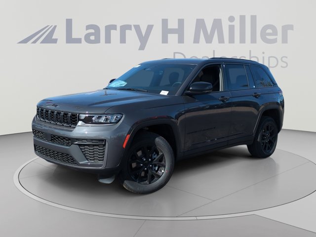 2026 Jeep Grand Cherokee Laredo Altitude