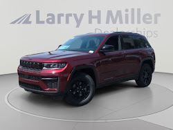 2026 Jeep Grand Cherokee Laredo Altitude