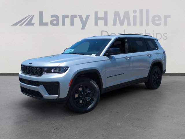 2026 Jeep Grand Cherokee L Laredo Altitude